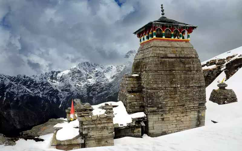 tUNGNATH TEMPLE IN SNOW AND COLD WEATHER PIC BY UTTARAKHAND TOUR & TRAVELS